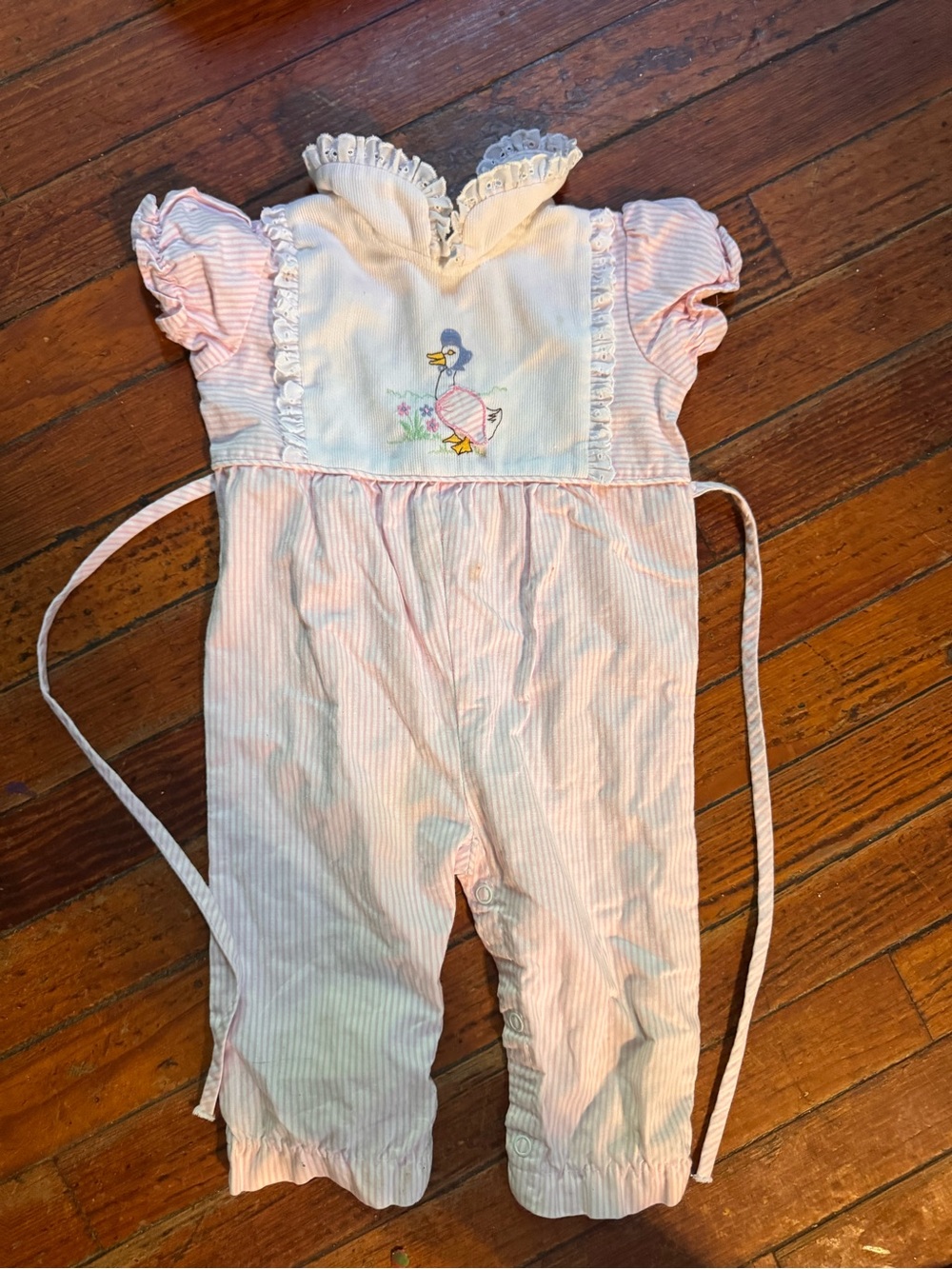 1977 onesie baby size 6-9 by Thomas